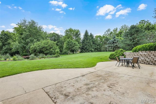 15 Sugar Creek Lane, Edwardsville, IL 62025