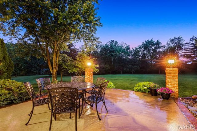 15 Sugar Creek Lane, Edwardsville, IL 62025