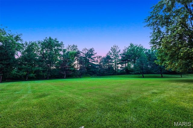 15 Sugar Creek Lane, Edwardsville, IL 62025