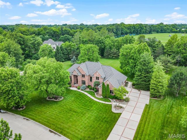 15 Sugar Creek Lane, Edwardsville, IL 62025