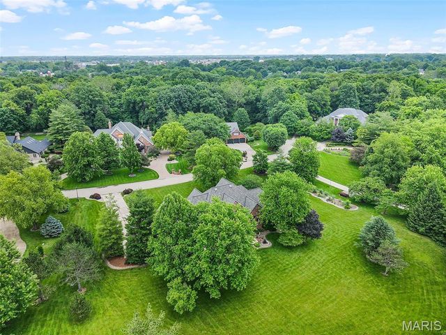 15 Sugar Creek Lane, Edwardsville, IL 62025
