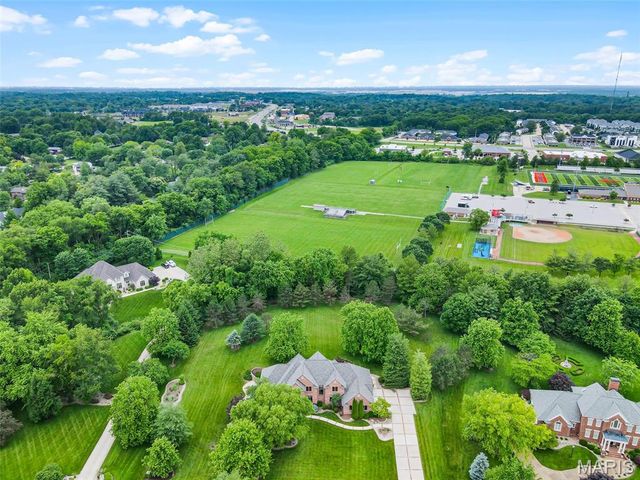 15 Sugar Creek Lane, Edwardsville, IL 62025