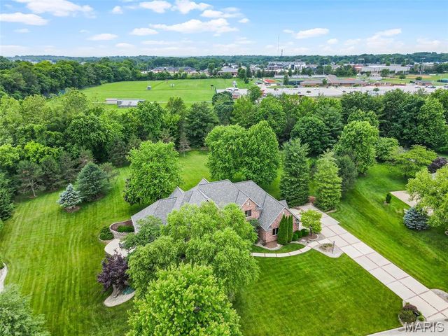 15 Sugar Creek Lane, Edwardsville, IL 62025