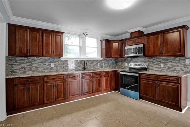 300 Cox Avenue, Thomasville, NC 27360