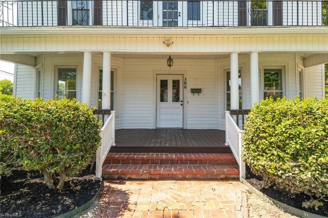 300 Cox Avenue, Thomasville, NC 27360