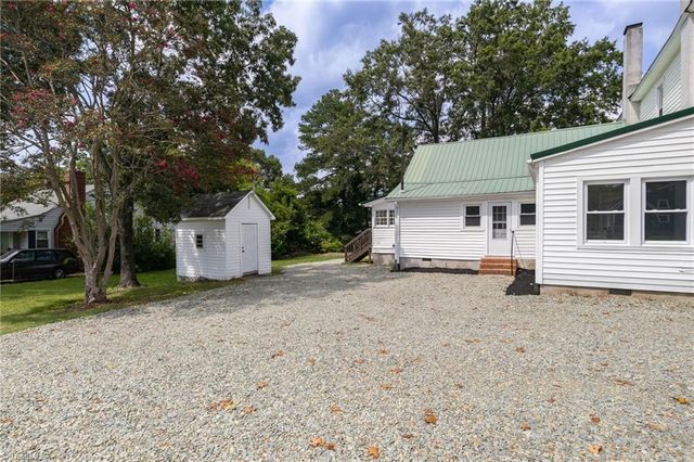 300 Cox Avenue, Thomasville, NC 27360