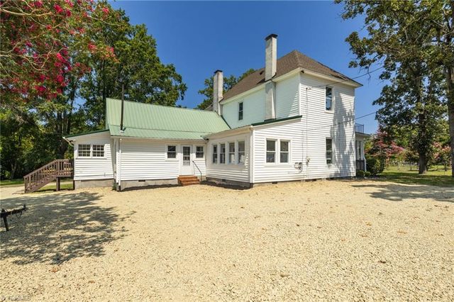 300 Cox Avenue, Thomasville, NC 27360