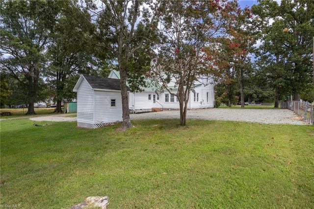 300 Cox Avenue, Thomasville, NC 27360