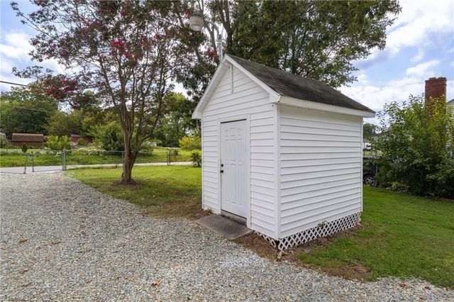 300 Cox Avenue, Thomasville, NC 27360