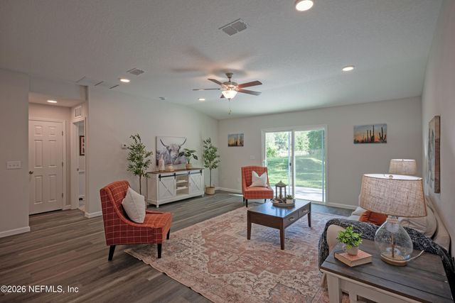 965 NOAH Road, Jacksonville, FL 32218