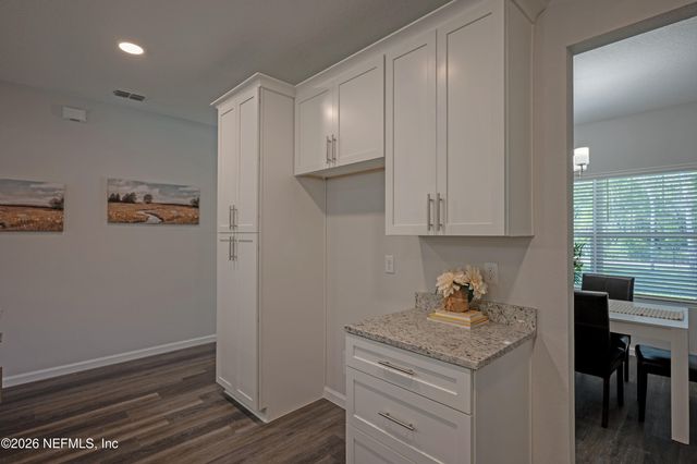 965 NOAH Road, Jacksonville, FL 32218