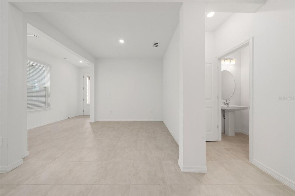 Image 10 of property listing at 16277 HONEY HARVEST STREET, Winter Garden, FL 34787