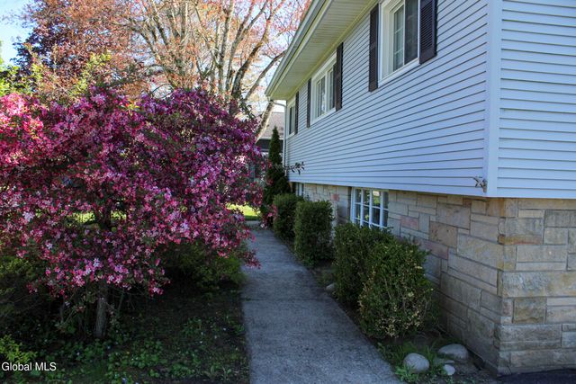 11 Hughes Court, Queensbury, NY 12804