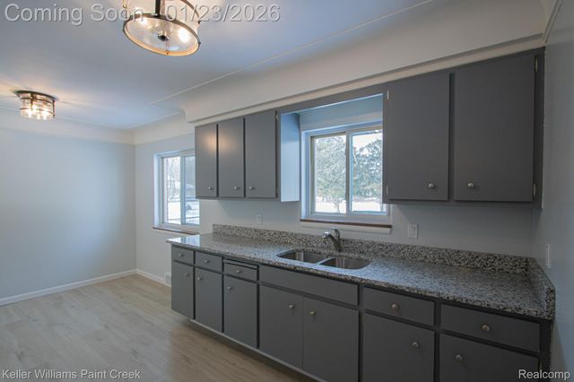 5617 Westfalen Drive, Shelby Charter Township, MI 48317