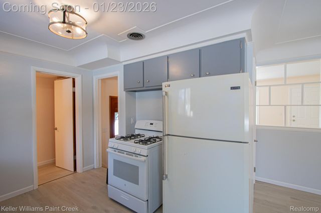 5617 Westfalen Drive, Shelby Charter Township, MI 48317