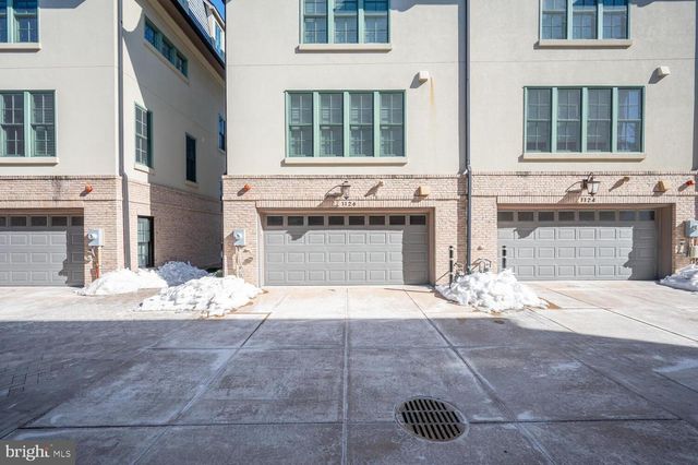 1126 N STUART ST, Arlington, VA 22201