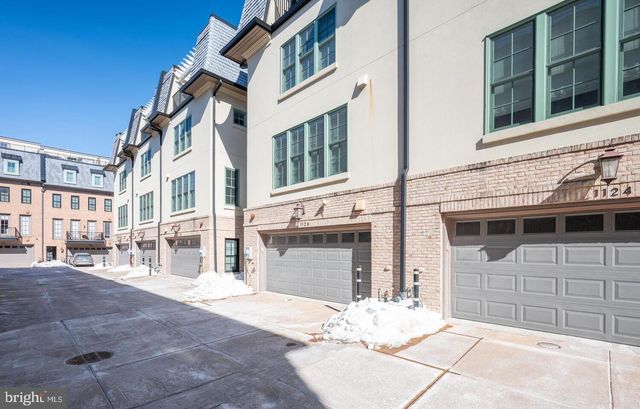 1126 N STUART ST, Arlington, VA 22201