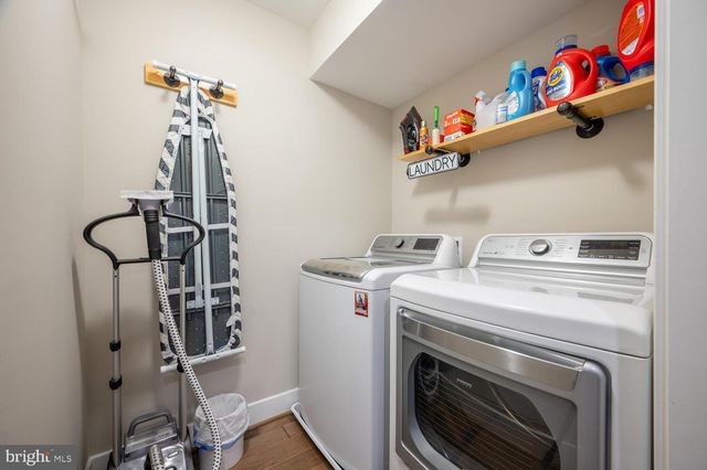 1126 N STUART ST, Arlington, VA 22201