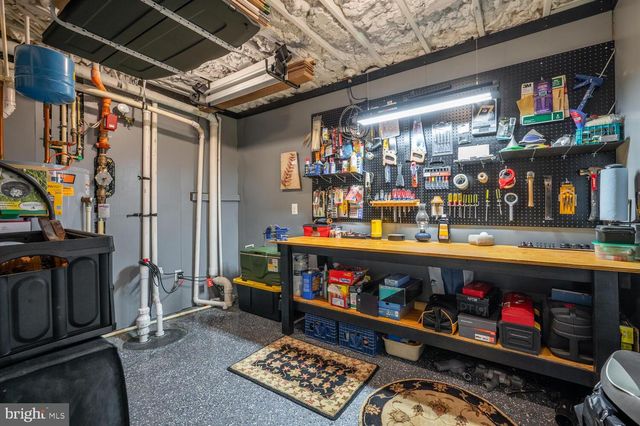 1126 N STUART ST, Arlington, VA 22201