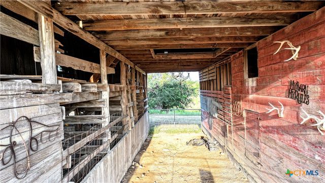 2562 County Road 2315, Lampasas, TX 76550