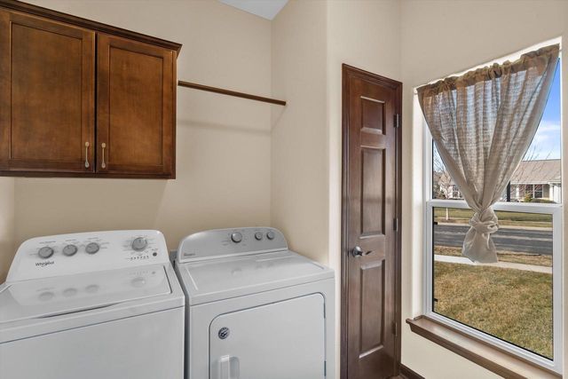 619 Arlington WAY, Watertown, WI 53094