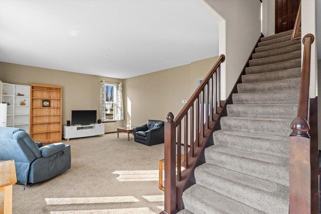 619 Arlington WAY, Watertown, WI 53094