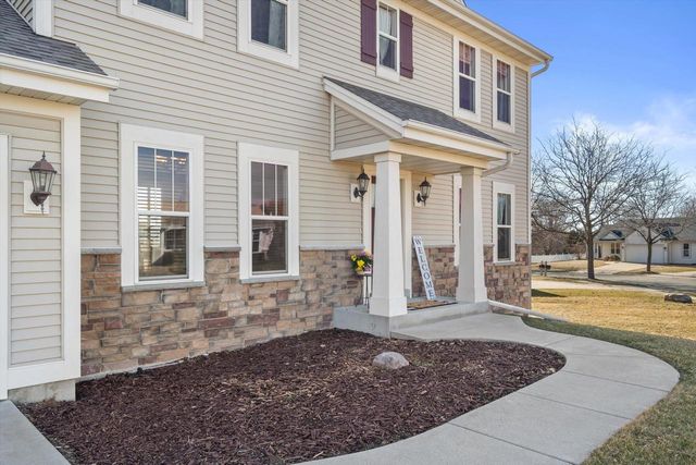 619 Arlington WAY, Watertown, WI 53094