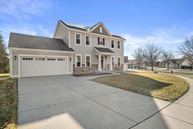 619 Arlington WAY, Watertown, WI 53094