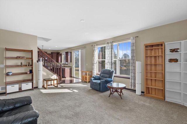 619 Arlington WAY, Watertown, WI 53094