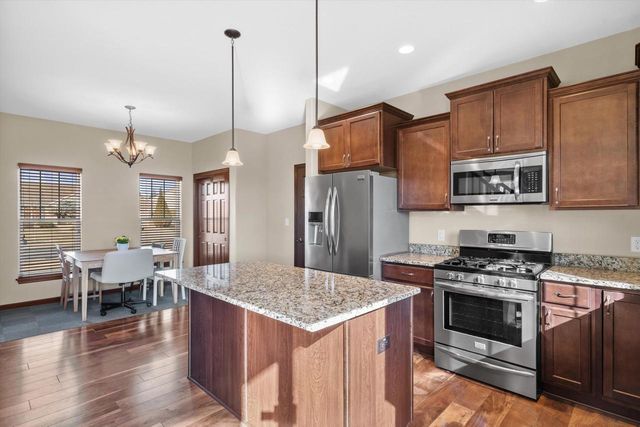 619 Arlington WAY, Watertown, WI 53094