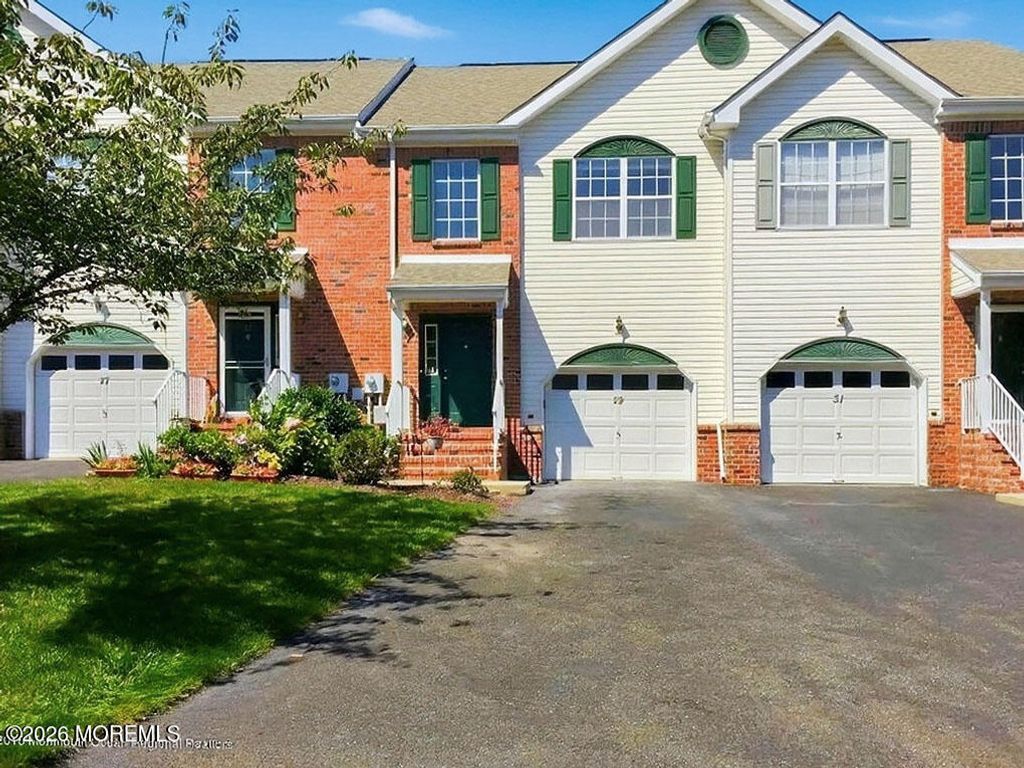 29 Heron Court, Manalapan, NJ 07726