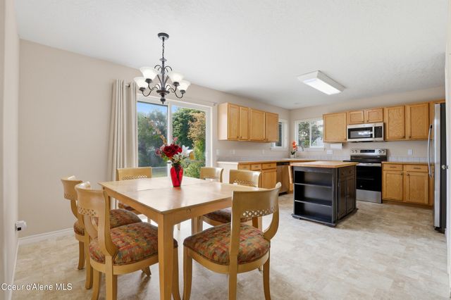 9571 N Macie LOOP, Hayden, ID 83835