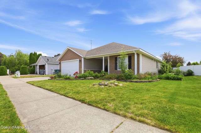 9571 N Macie LOOP, Hayden, ID 83835