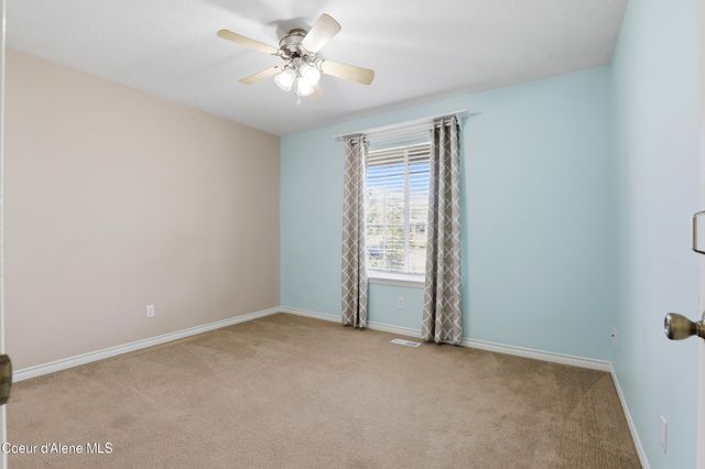 9571 N Macie LOOP, Hayden, ID 83835