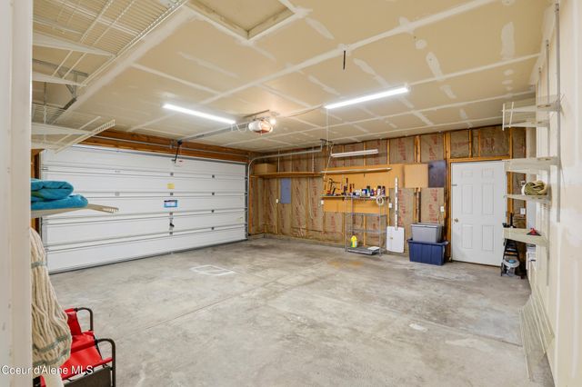 9571 N Macie LOOP, Hayden, ID 83835