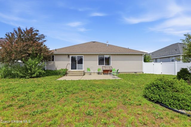 9571 N Macie LOOP, Hayden, ID 83835