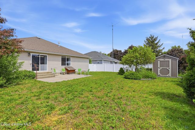9571 N Macie LOOP, Hayden, ID 83835