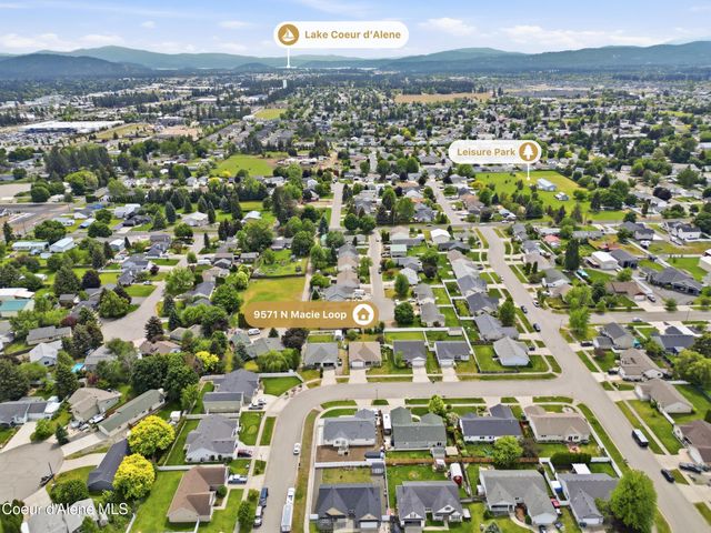 9571 N Macie LOOP, Hayden, ID 83835