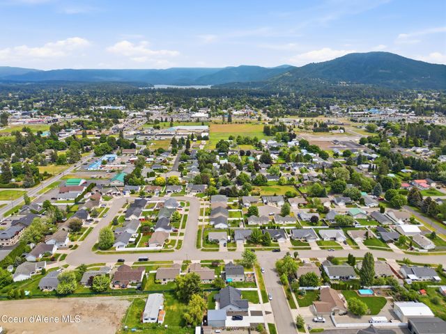 9571 N Macie LOOP, Hayden, ID 83835