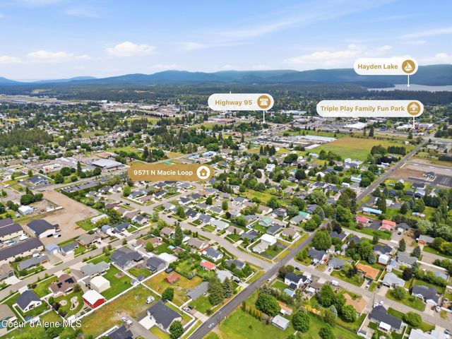 9571 N Macie LOOP, Hayden, ID 83835