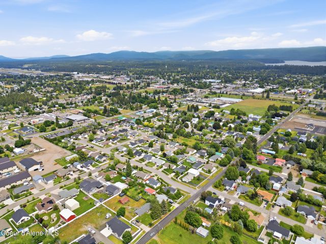 9571 N Macie LOOP, Hayden, ID 83835