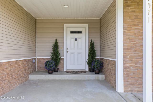 9571 N Macie LOOP, Hayden, ID 83835