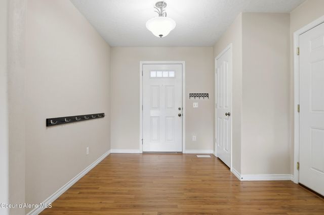 9571 N Macie LOOP, Hayden, ID 83835