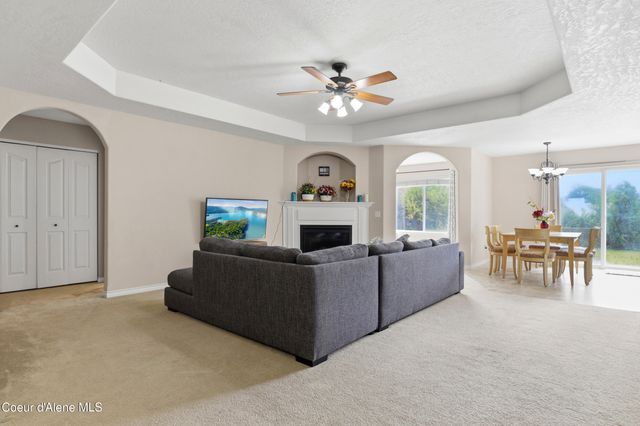 9571 N Macie LOOP, Hayden, ID 83835