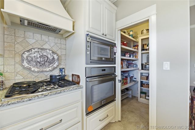 8410 S Nogales Avenue W, Tulsa, OK 74132