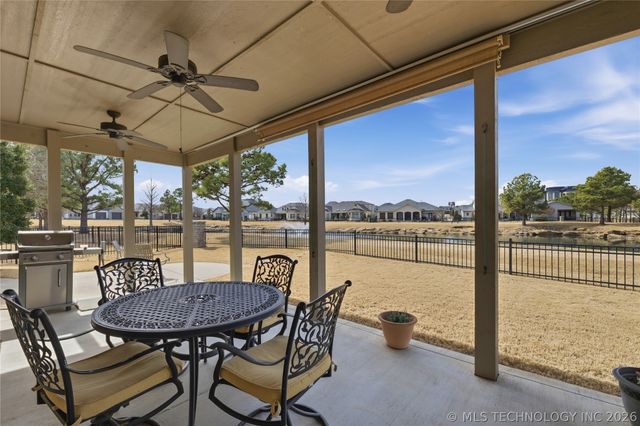 8410 S Nogales Avenue W, Tulsa, OK 74132