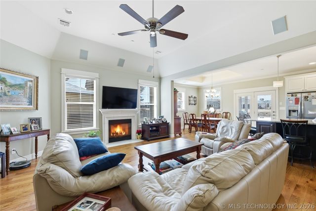 8410 S Nogales Avenue W, Tulsa, OK 74132