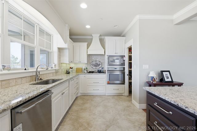 8410 S Nogales Avenue W, Tulsa, OK 74132