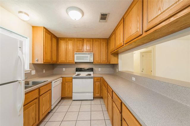 1425 Western Oaks Court, Bryan, TX 77807