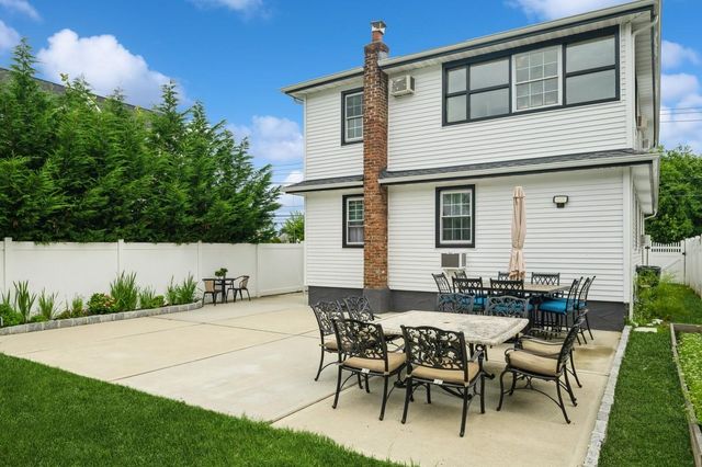 340 N Michigan Avenue, Massapequa, NY 11758